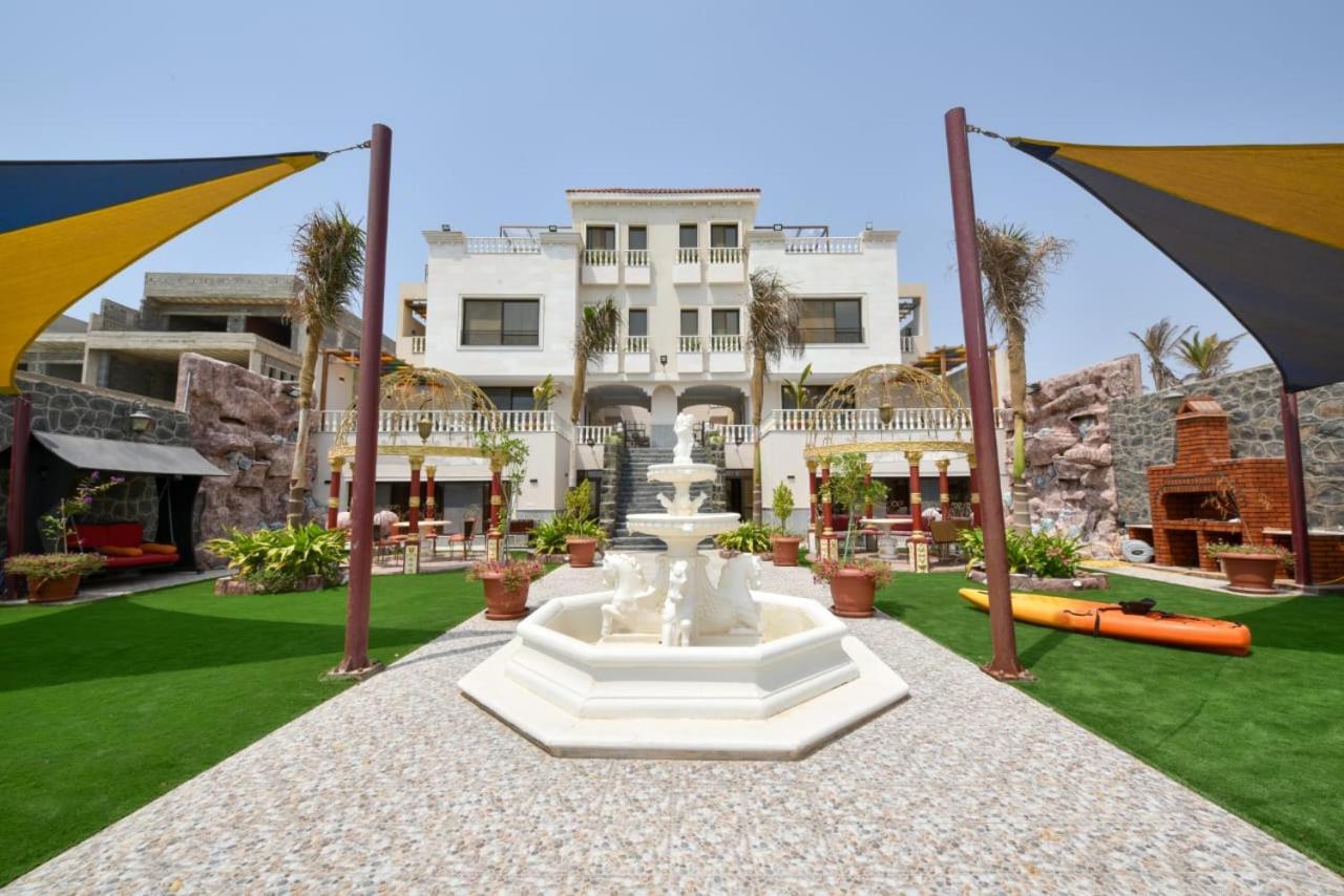 La Famille Guest House-families Onlyللعوائل فقط * Durat  Alarous